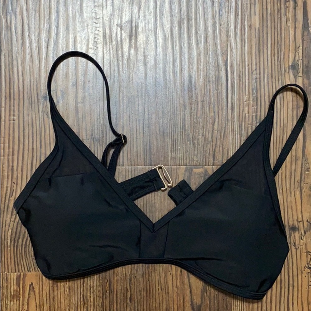 Mesh detailed bikini top